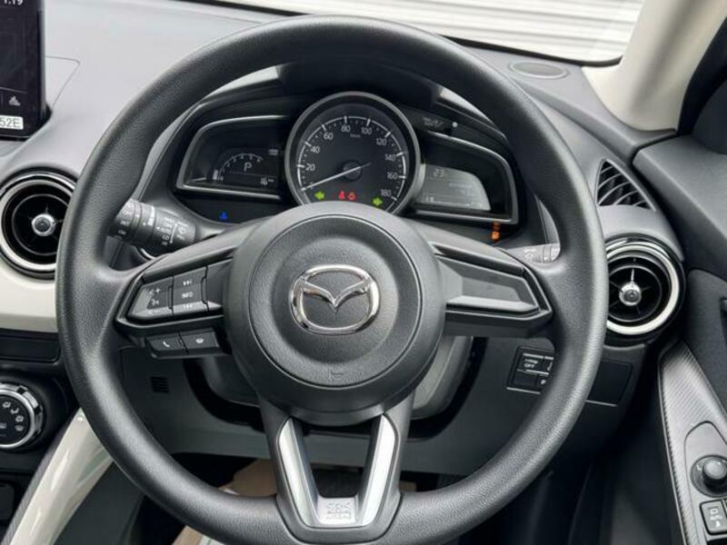 MAZDA2