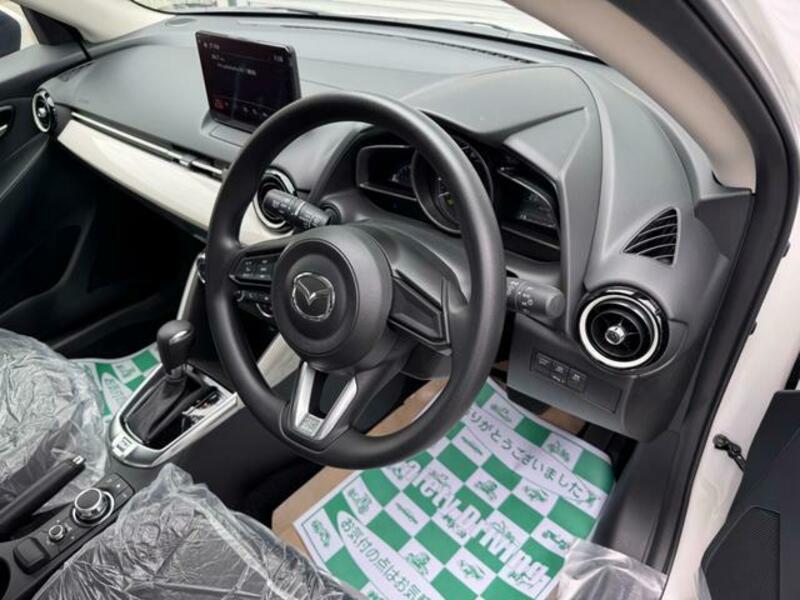 MAZDA2
