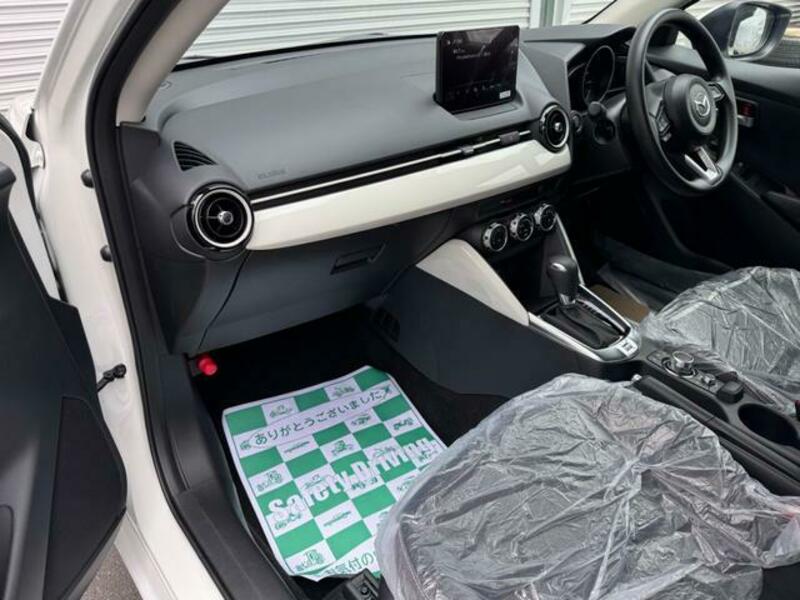 MAZDA2