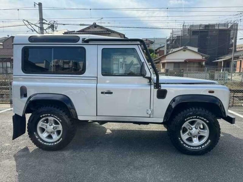 DEFENDER