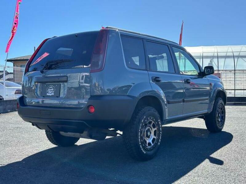 X-TRAIL