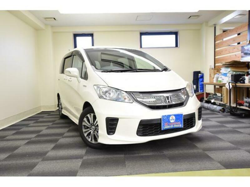 HONDA FREED HYBRID