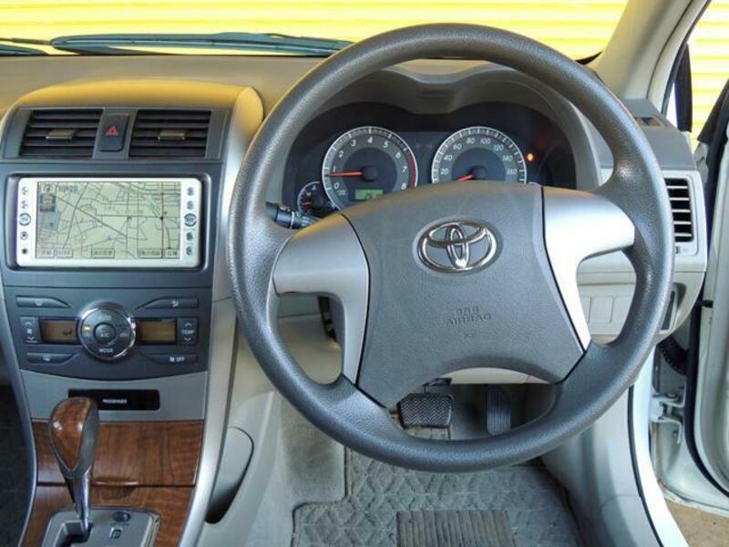 COROLLA AXIO