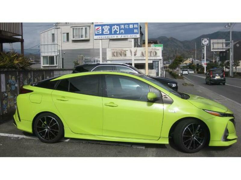 PRIUS PHV