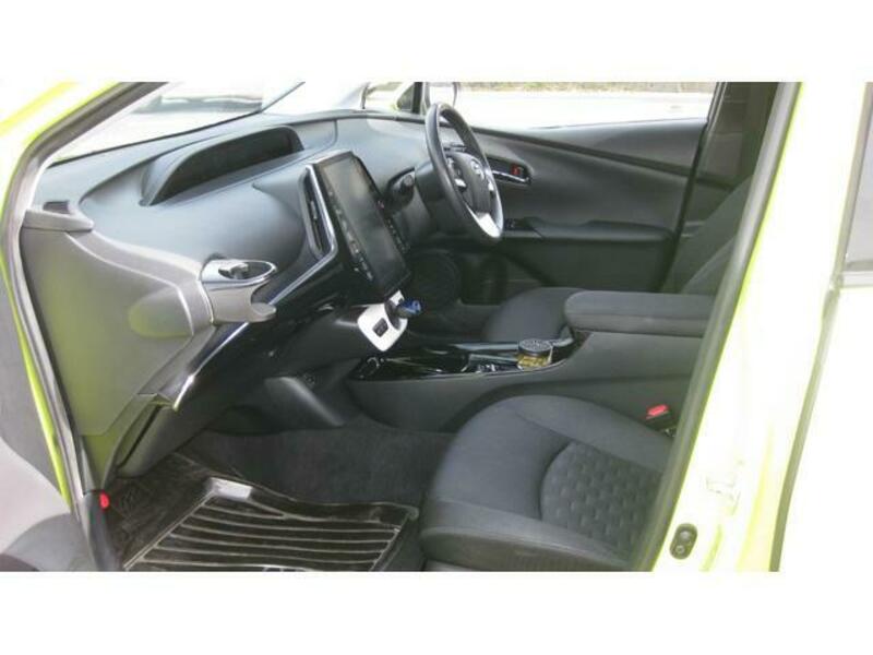 PRIUS PHV