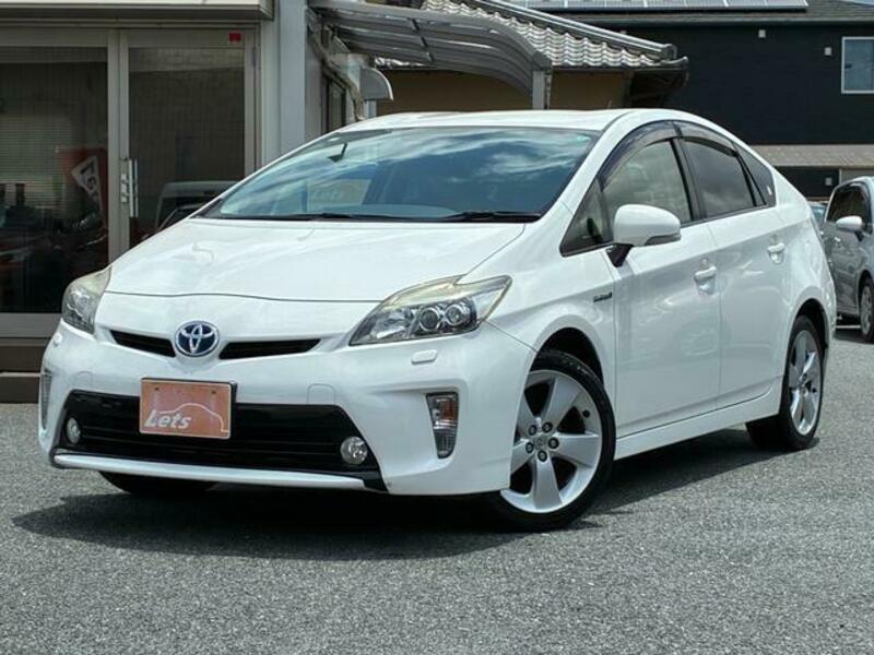 TOYOTA PRIUS