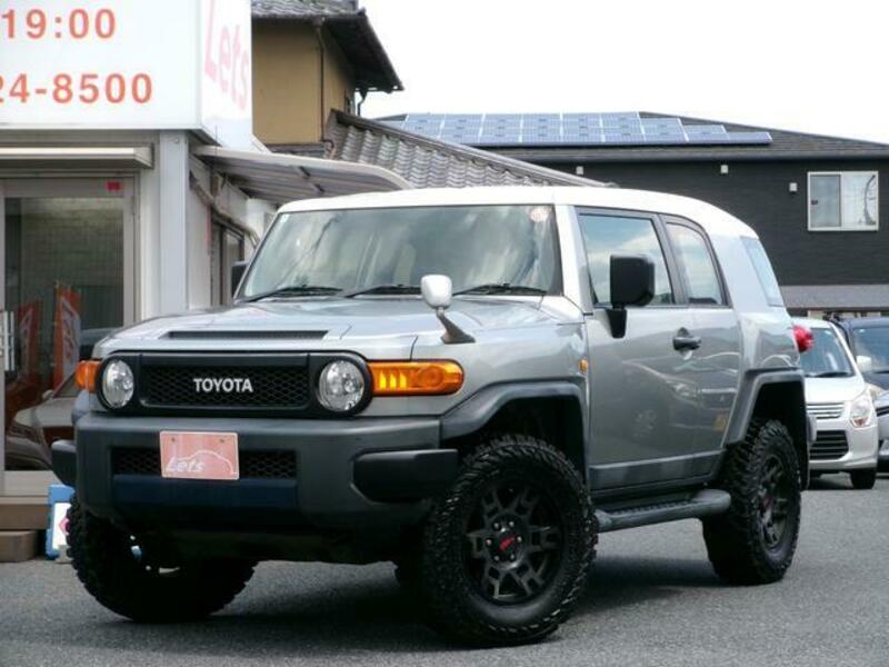 TOYOTA FJ CRUISER