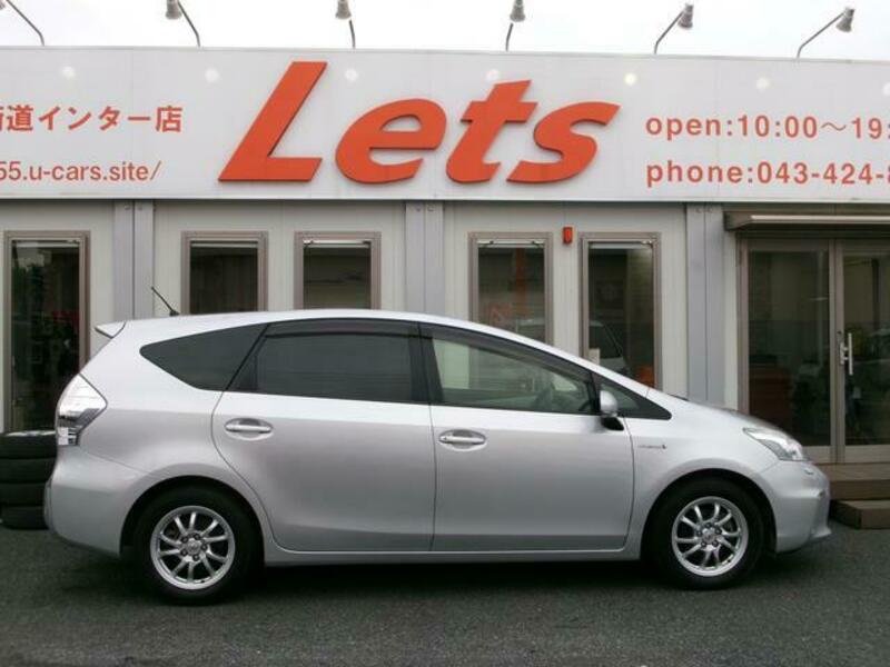 PRIUS ALPHA