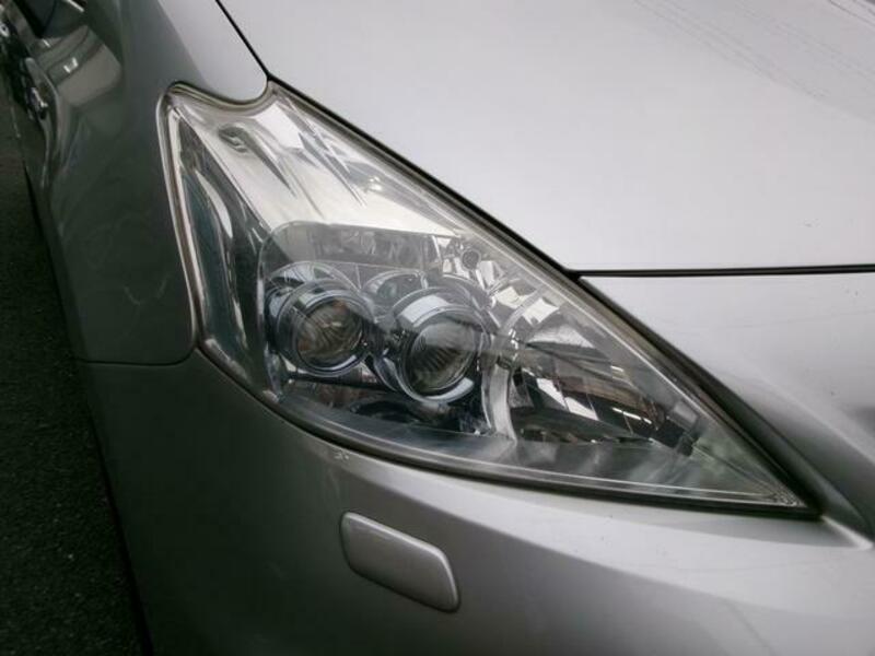 PRIUS ALPHA