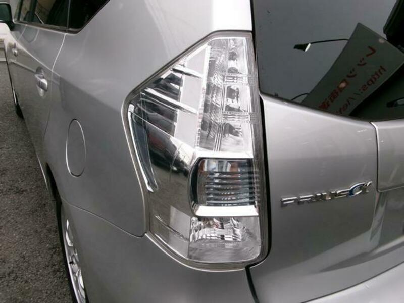 PRIUS ALPHA