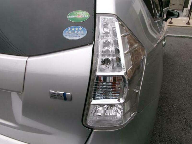 PRIUS ALPHA