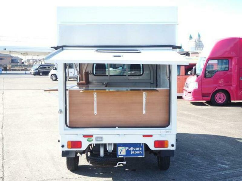 MINICAB TRUCK