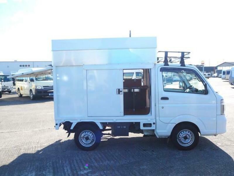 MINICAB TRUCK