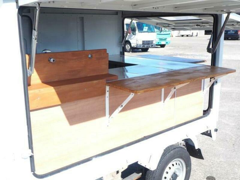 MINICAB TRUCK