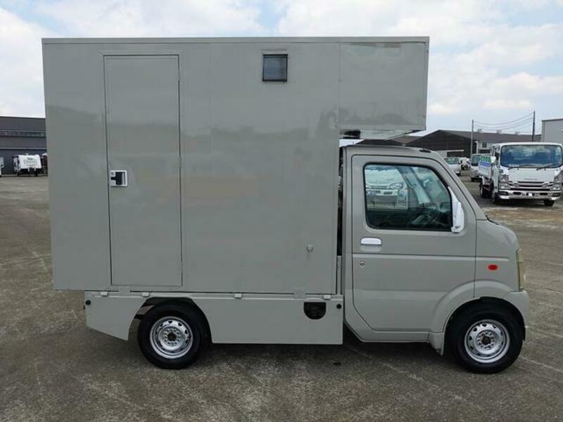 CARRY TRUCK