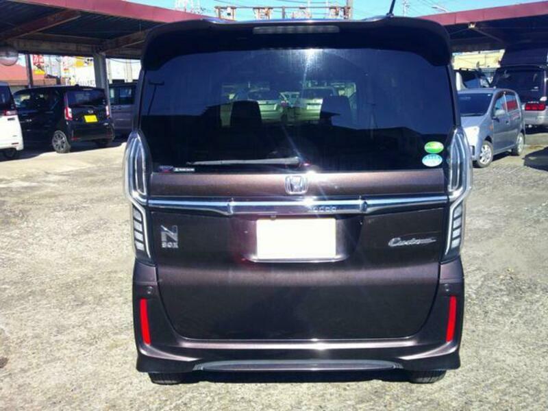 N BOX CUSTOM