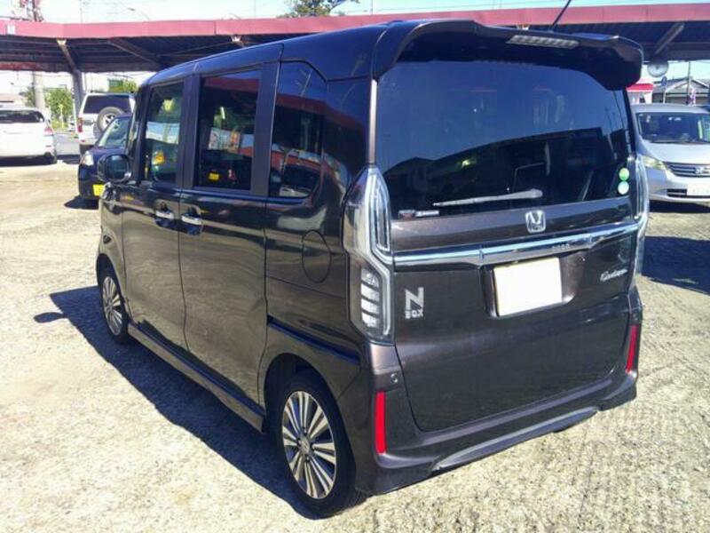 N BOX CUSTOM