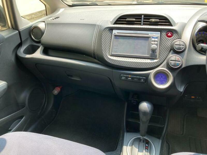 FIT HYBRID