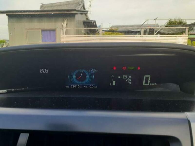 PRIUS ALPHA