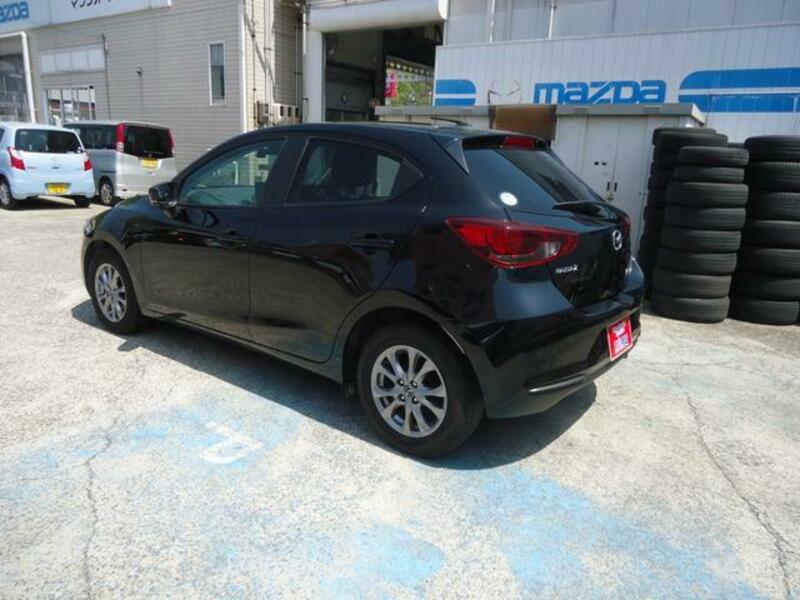MAZDA2