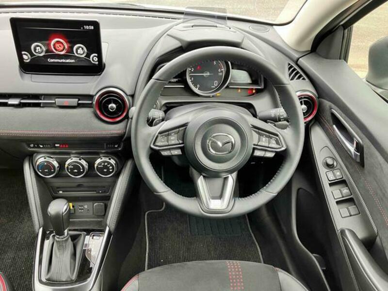 MAZDA2