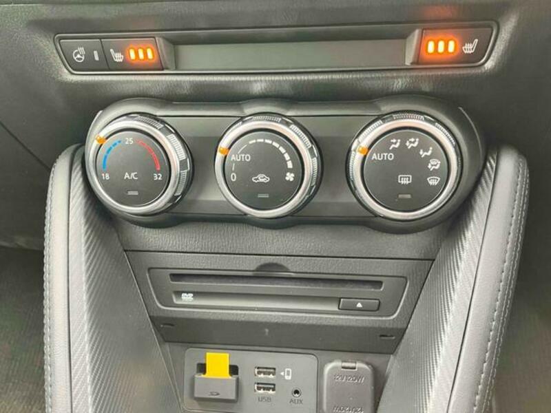 MAZDA2