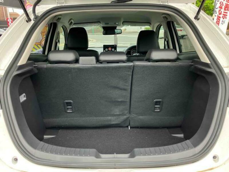 MAZDA2