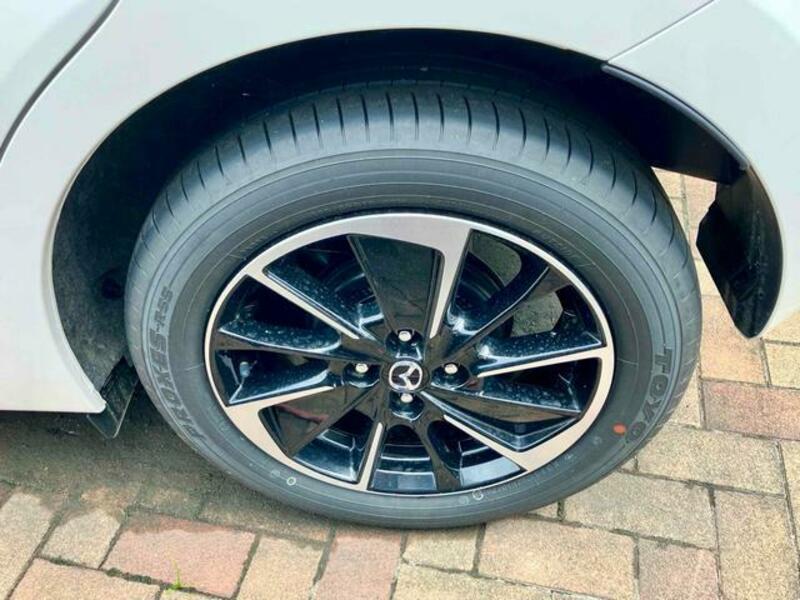 MAZDA2