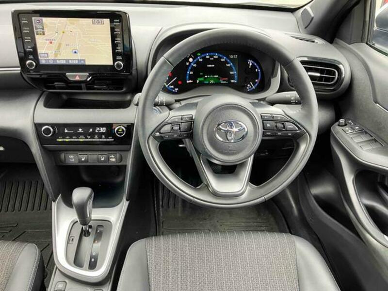 YARIS CROSS
