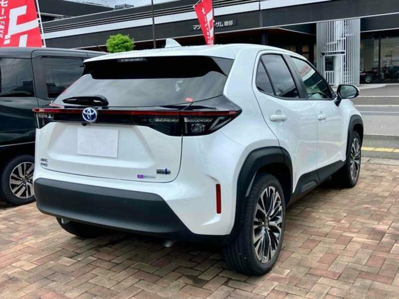 YARIS CROSS