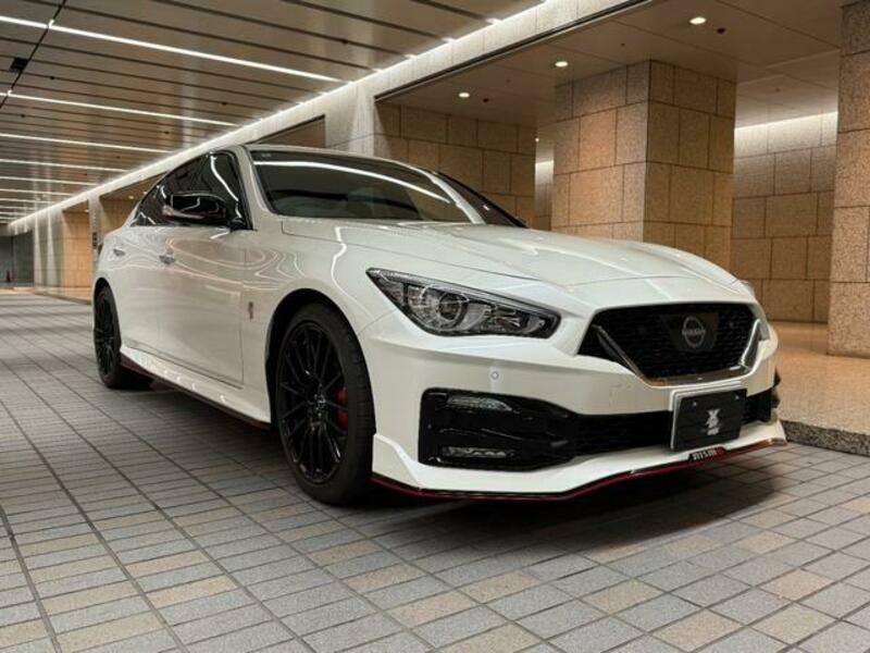 NISSAN SKYLINE