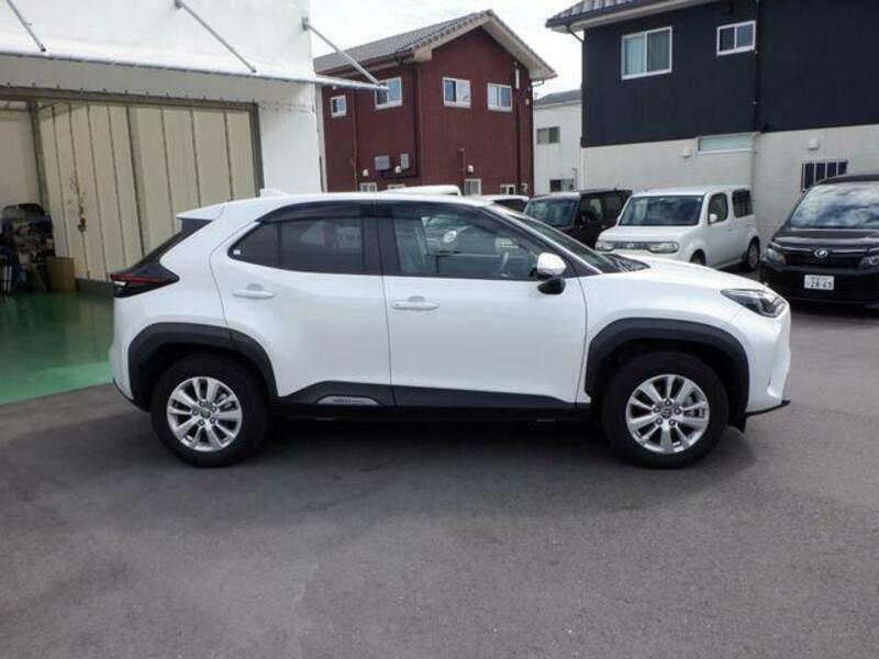 YARIS CROSS