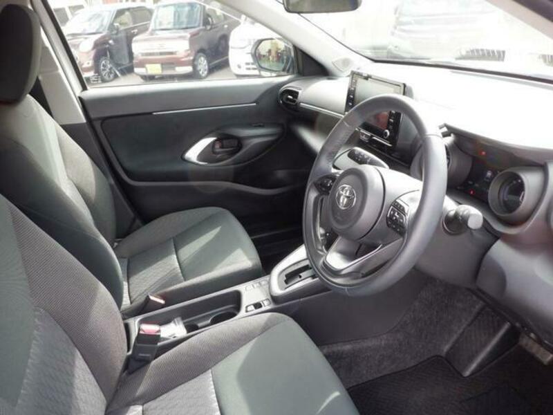 YARIS CROSS