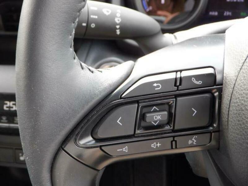 YARIS CROSS