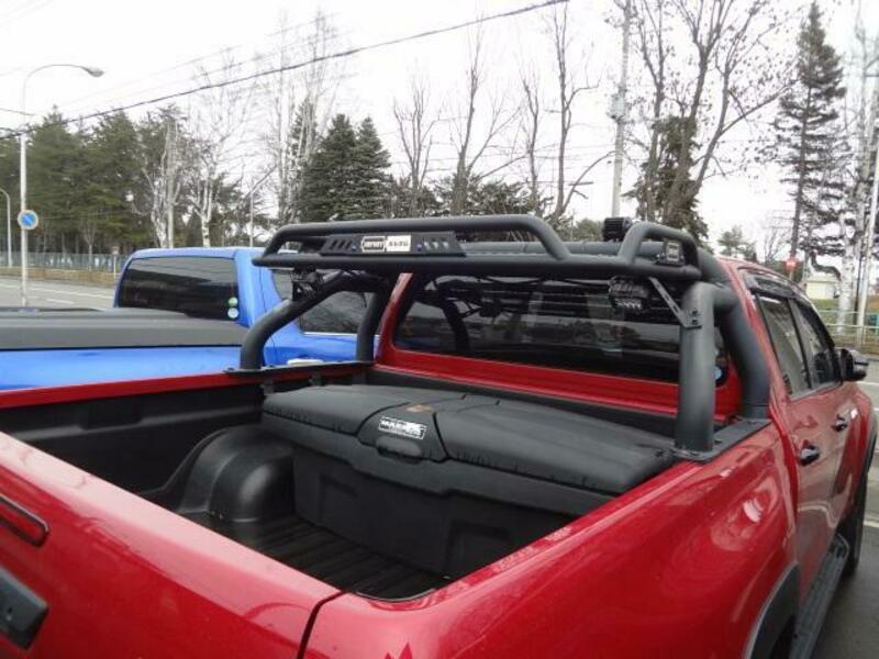 HILUX
