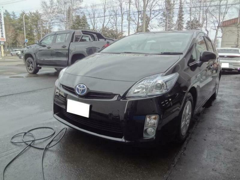TOYOTA PRIUS