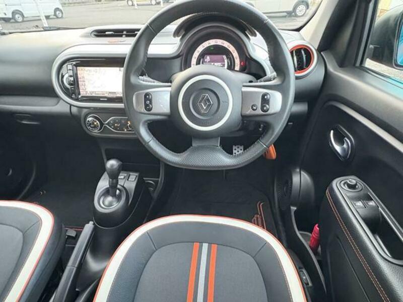 TWINGO