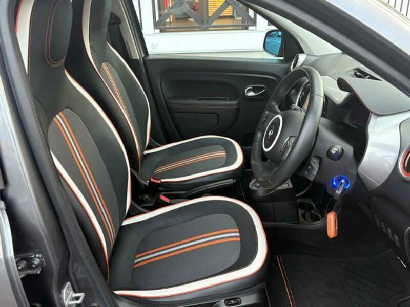 TWINGO