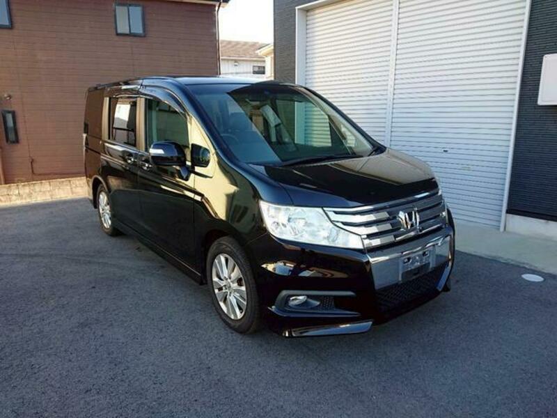 HONDA STEPWAGON SPADA