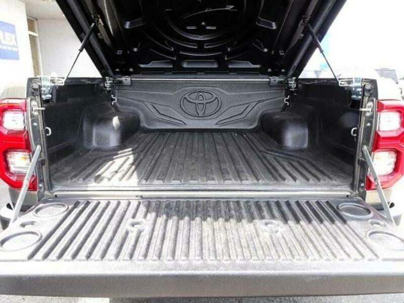 HILUX
