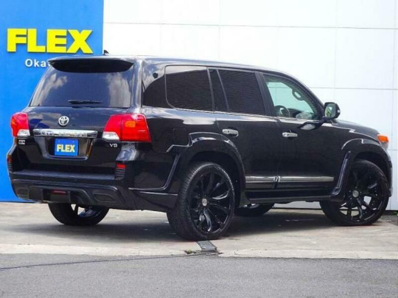 LAND CRUISER