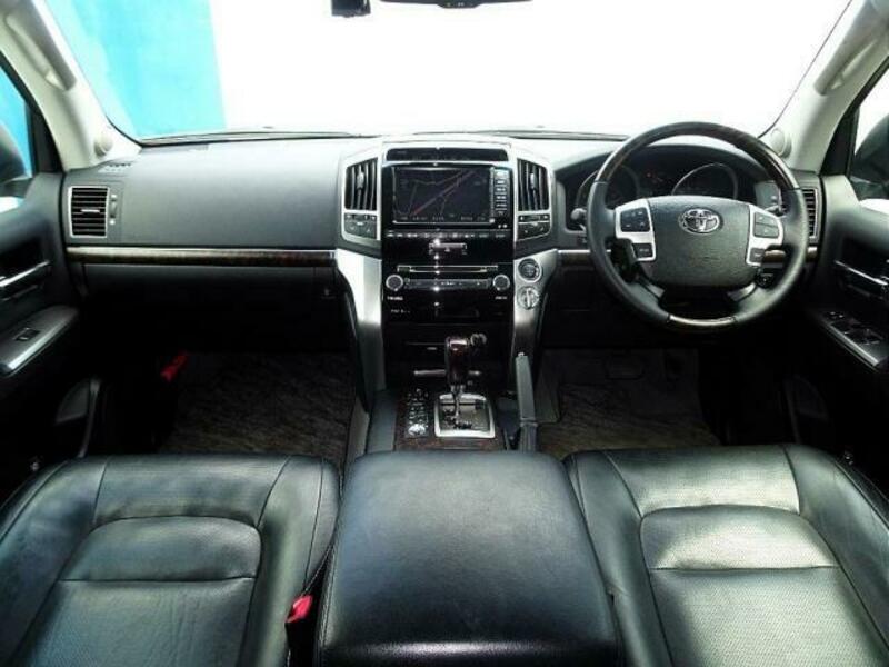 LAND CRUISER