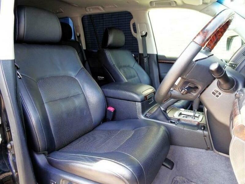 LAND CRUISER