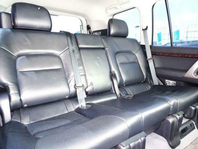 LAND CRUISER