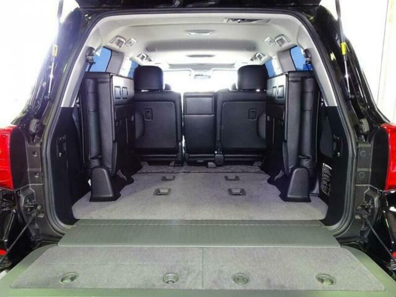 LAND CRUISER