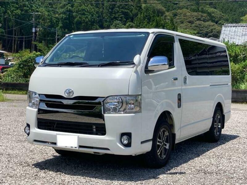 TOYOTA HIACE VAN