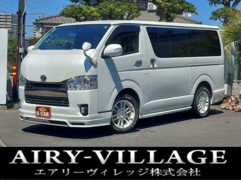 TOYOTA HIACE VAN