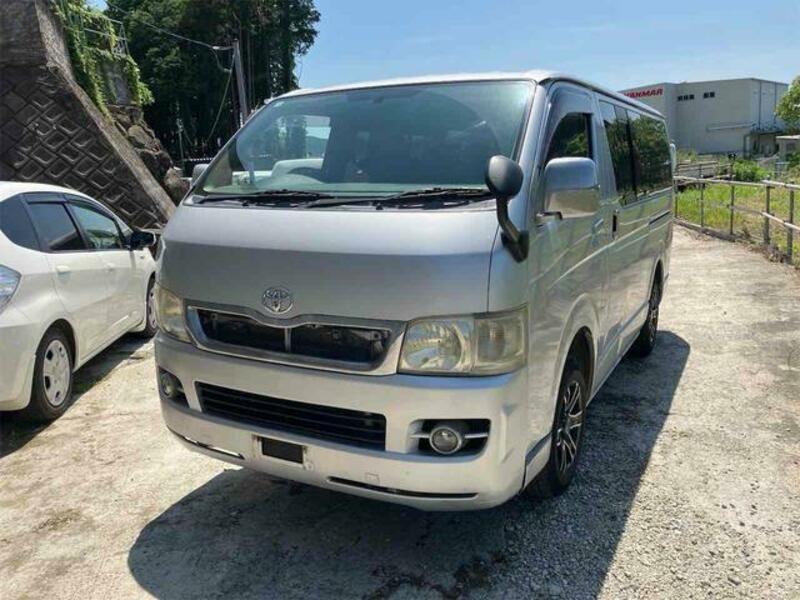 TOYOTA HIACE VAN