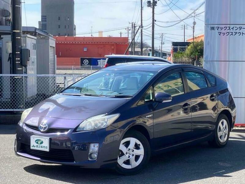 TOYOTA PRIUS