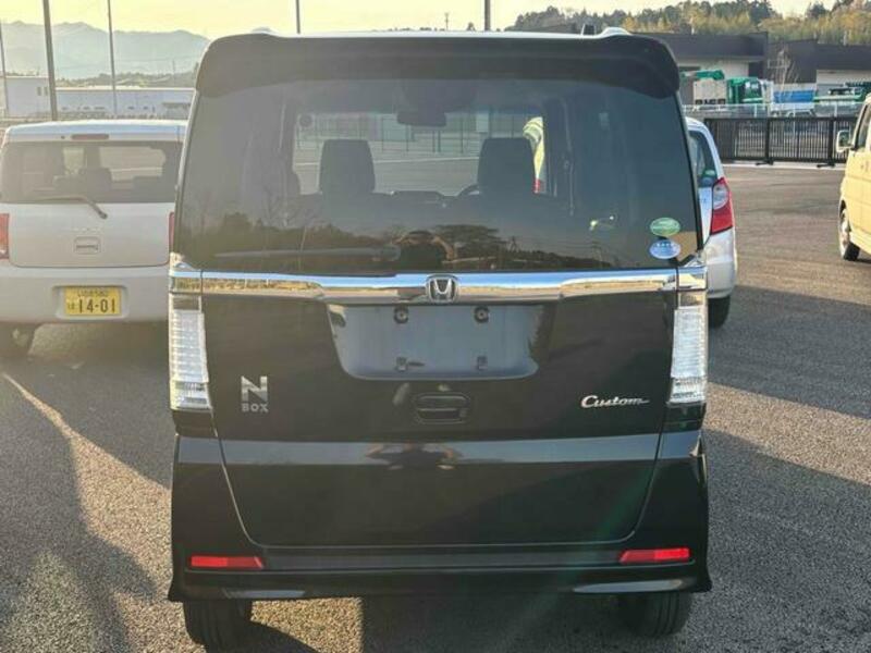 N BOX CUSTOM